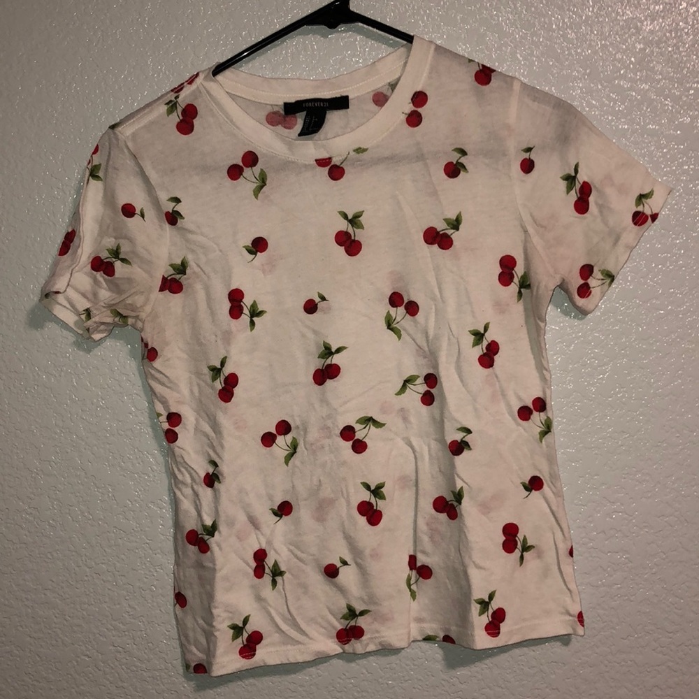 Cherry t-shirt🍒